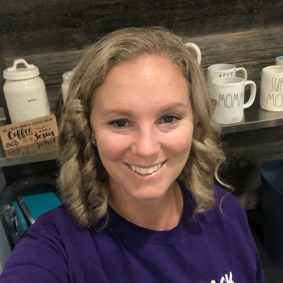 Meet your Posher, Tiffany - Picture 1 of 1